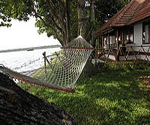 coconut lagoon kerala