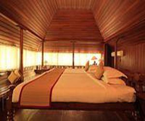 kumarakom coconut lagoon