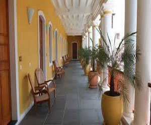 palais de mahe hotel