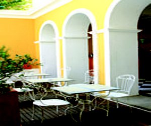 palais de mahe hotel