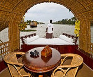spice coast cruises alleppey